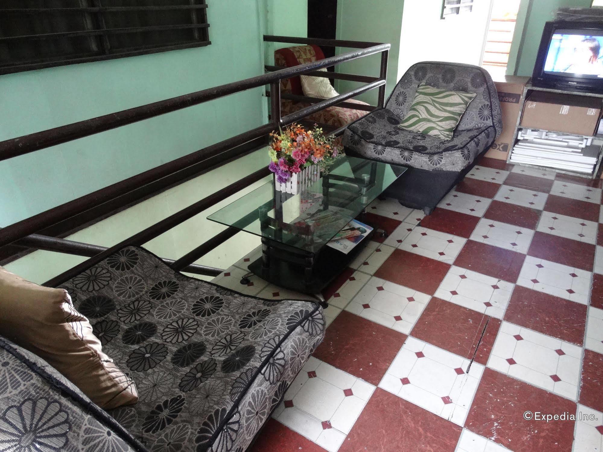 Quoyas Inn Davao Екстер'єр фото