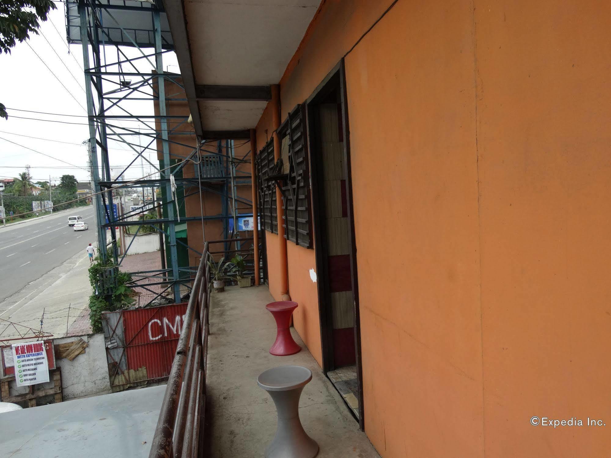 Quoyas Inn Davao Екстер'єр фото