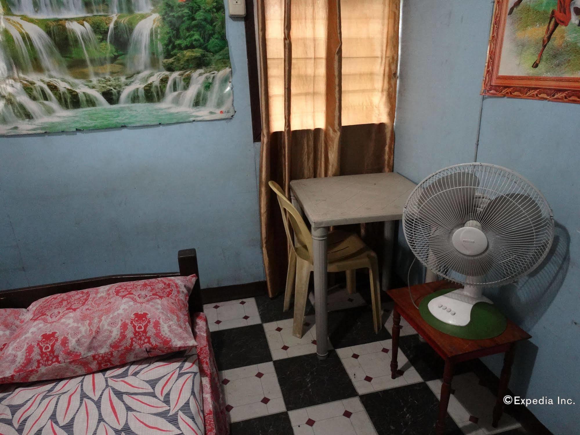 Quoyas Inn Davao Екстер'єр фото